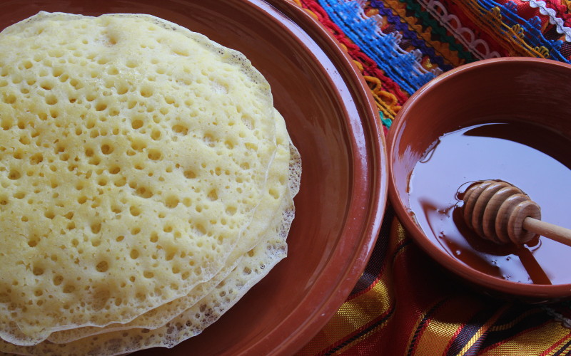 Beghrir au miel et aux amandes Recette de Beghrir au